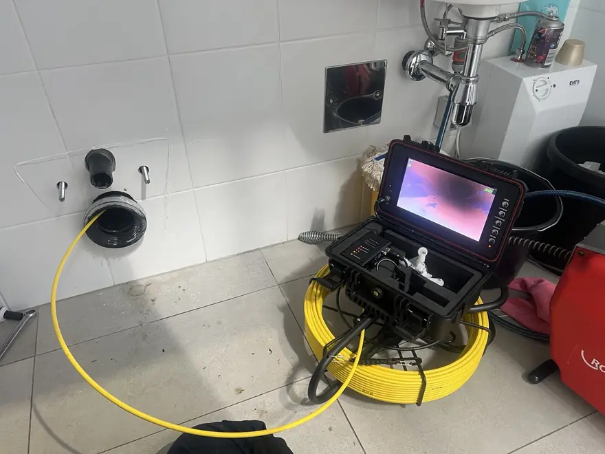 Kamerainspektion im Abwasserrohr – ROHRPRO24 im Einsatz in Wien